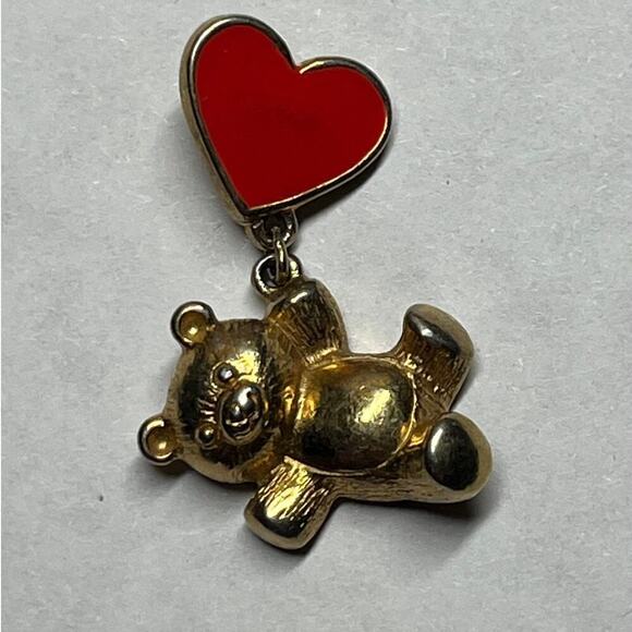 Vintage Teddy Bear with heart charm. Gold Tone. Bracelet/Necklace charm - Picture 1 of 4